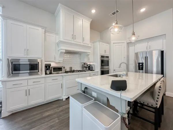 $3,850 | 308 Mallory Court, Montgomery, TX 77316