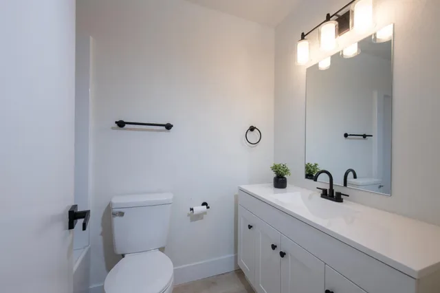 $385,000 | 2024 North Laureen Avenue, Fresno, CA 93703