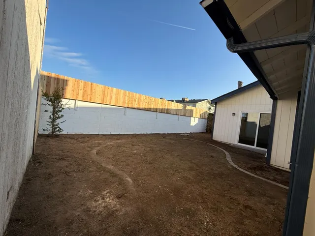 $385,000 | 2024 North Laureen Avenue, Fresno, CA 93703