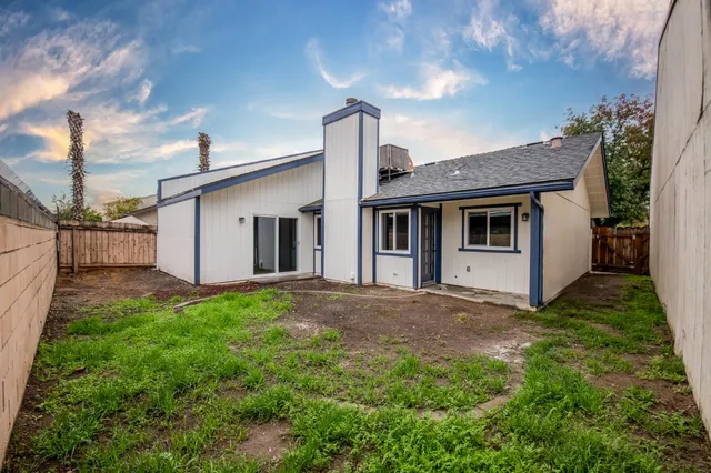 $385,000 | 2024 North Laureen Avenue, Fresno, CA 93703