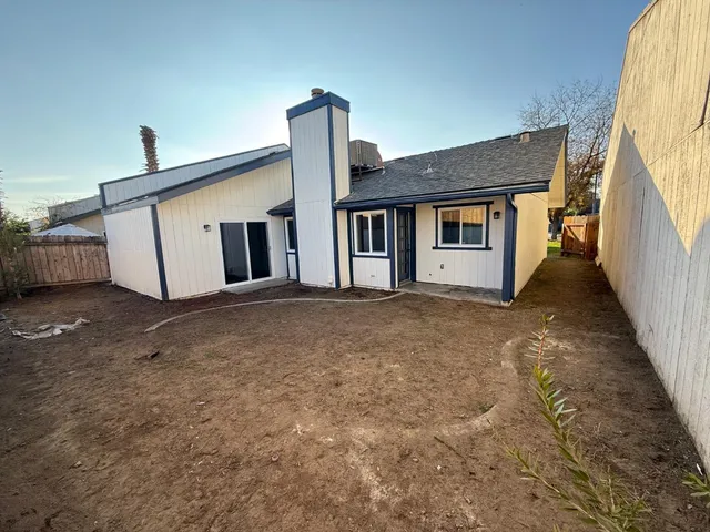 $385,000 | 2024 North Laureen Avenue, Fresno, CA 93703