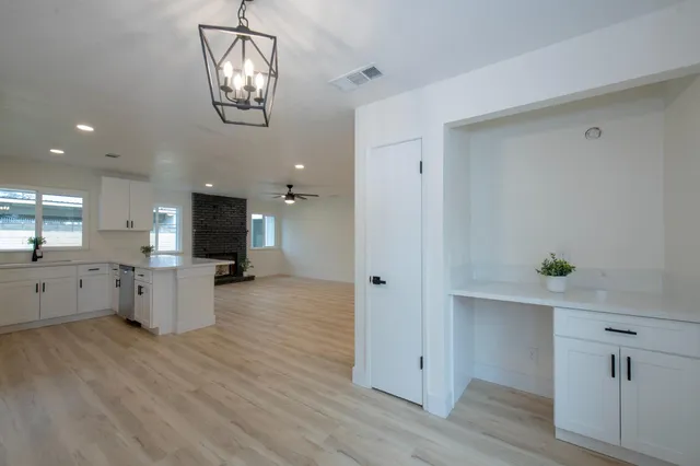 $385,000 | 2024 North Laureen Avenue, Fresno, CA 93703