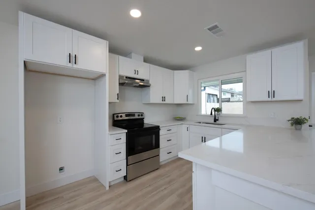 $385,000 | 2024 North Laureen Avenue, Fresno, CA 93703