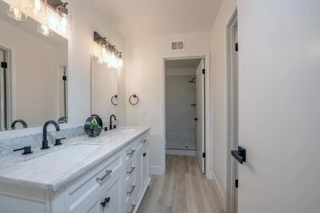 $385,000 | 2024 North Laureen Avenue, Fresno, CA 93703