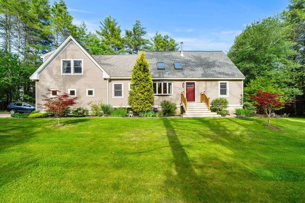 $850,000 | 12 Doe Farm Lane, Newmarket, NH 03857