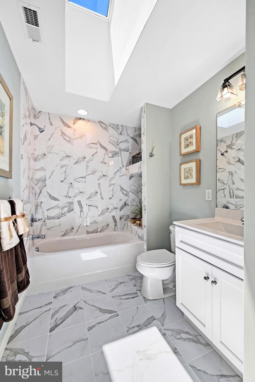 31307 Point Reyes Lane, Unit 16 Ocean View, DE 19970 - Photo 34 of 50 Skylight in 2nd floor bath