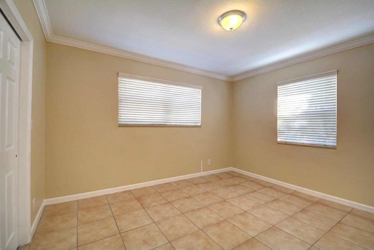 312 Putnam Ranch Road West Palm Beach, FL 33405 - Photo 13 of 21 312 Putnam Ranch Rd