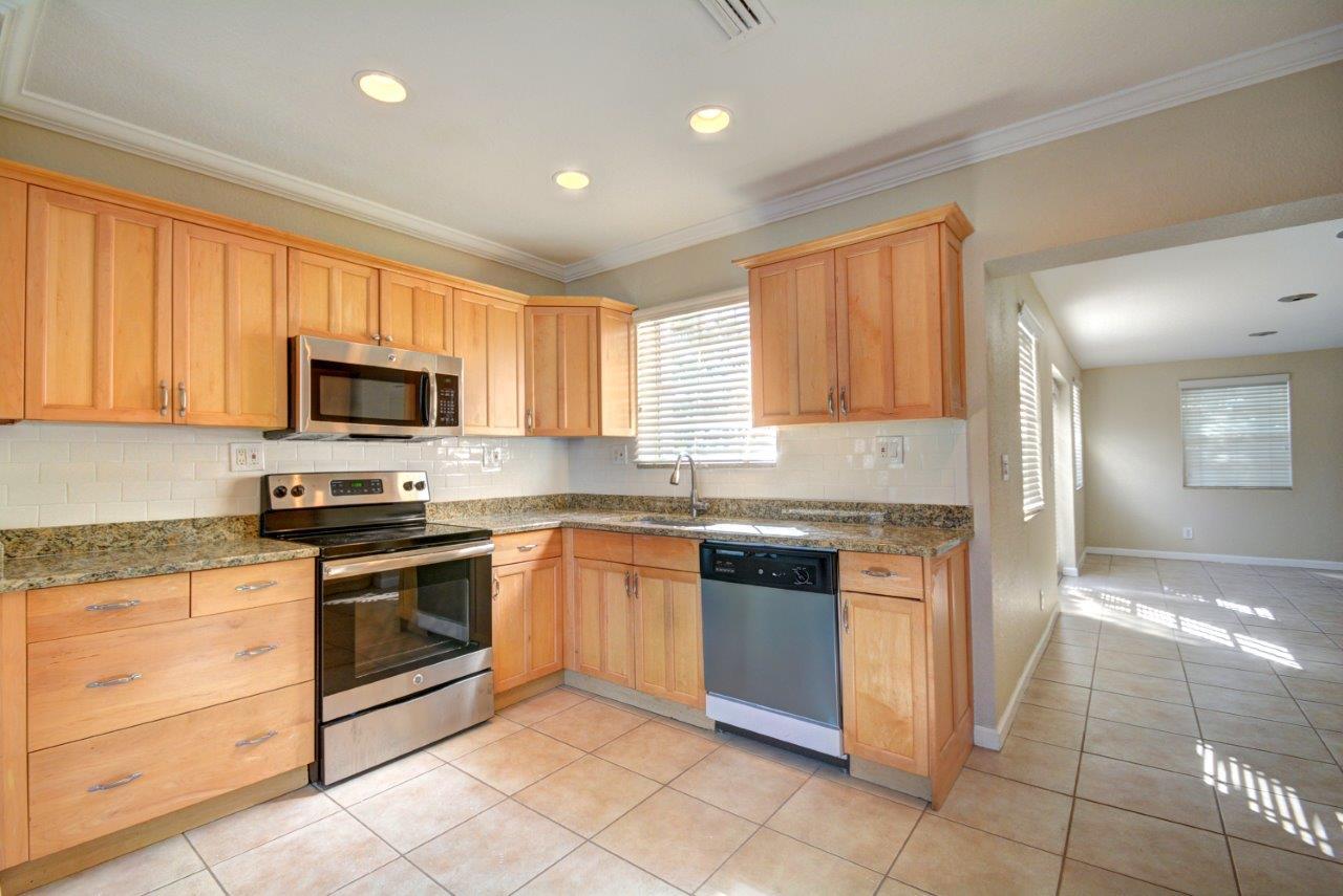 312 Putnam Ranch Road West Palm Beach, FL 33405 - Photo 4 of 21 312 Putnam Ranch Rd