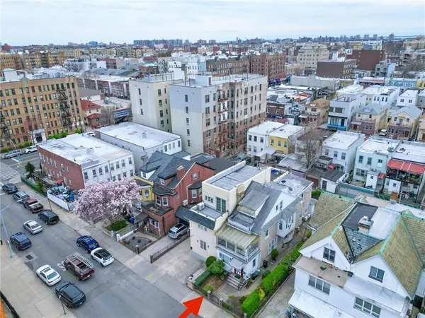 $1,750,000 | 2162 62nd Street | Mapleton