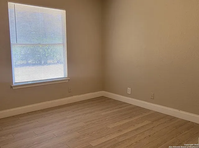 $202,500 | 302 East Byrd Boulevard, Universal City, TX 78148