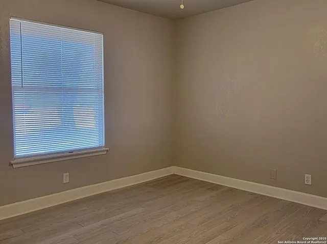 $202,500 | 302 East Byrd Boulevard, Universal City, TX 78148