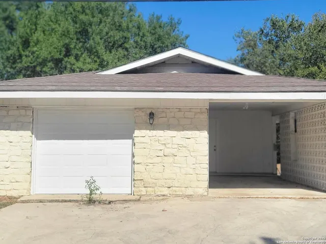 $202,500 | 302 East Byrd Boulevard, Universal City, TX 78148