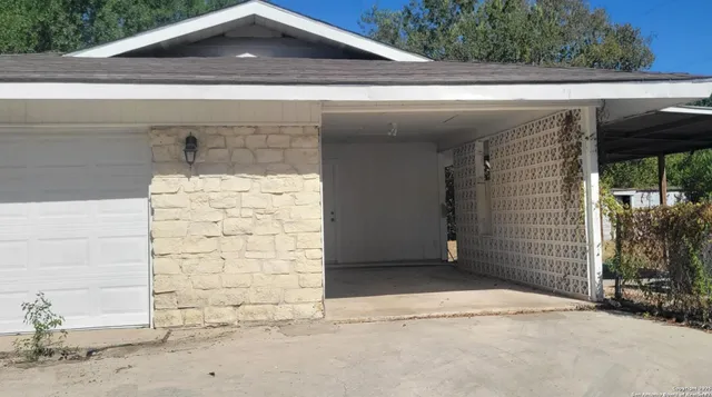 $202,500 | 302 East Byrd Boulevard, Universal City, TX 78148