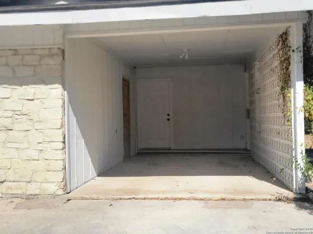 $202,500 | 302 East Byrd Boulevard, Universal City, TX 78148