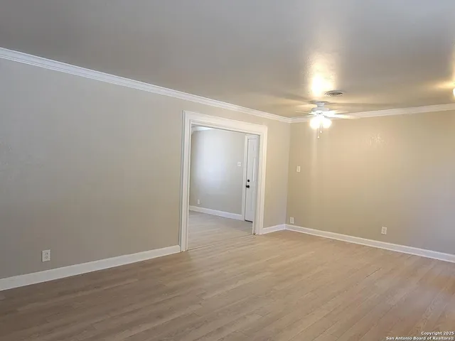 $202,500 | 302 East Byrd Boulevard, Universal City, TX 78148