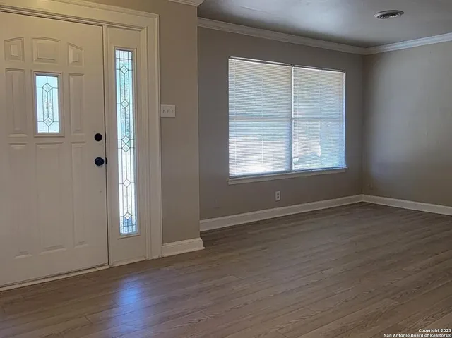 $202,500 | 302 East Byrd Boulevard, Universal City, TX 78148