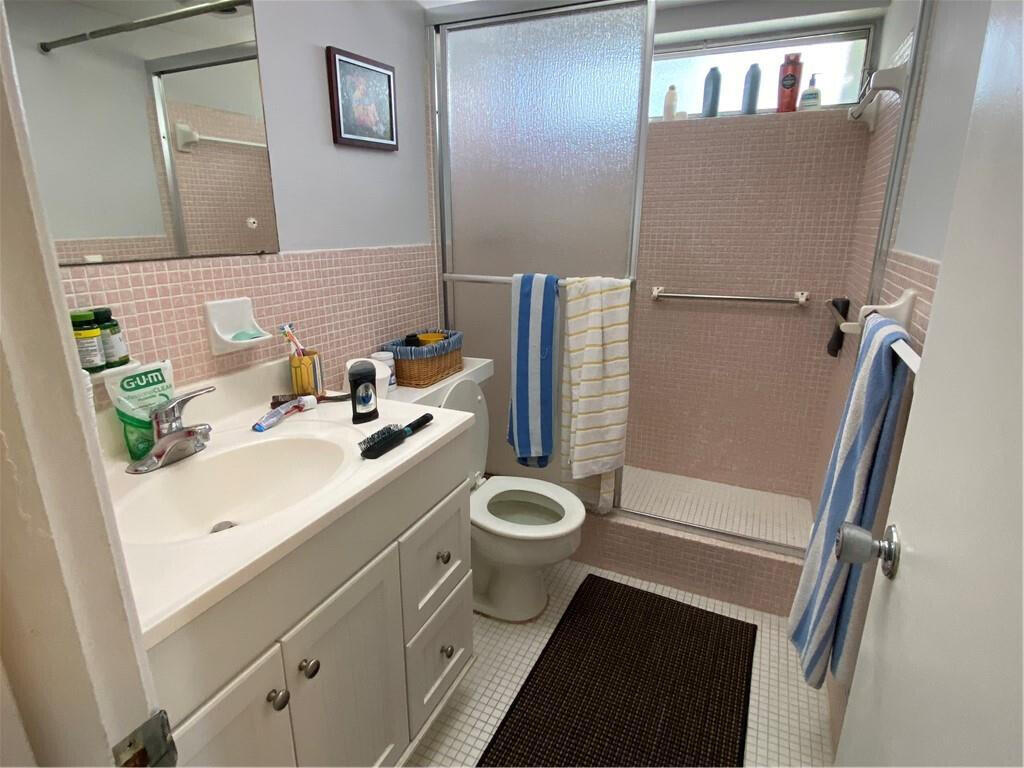 2741-2745 Northeast 30th Avenue Lighthouse Point, FL 33064 - Photo 13 of 18 2741 and 2745 NE 30th Ave - bathroom 1