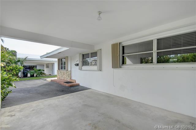 2741-2745 Northeast 30th Avenue Lighthouse Point, FL 33064 - Photo 4 of 18 2741 NE 30th Ave Carport