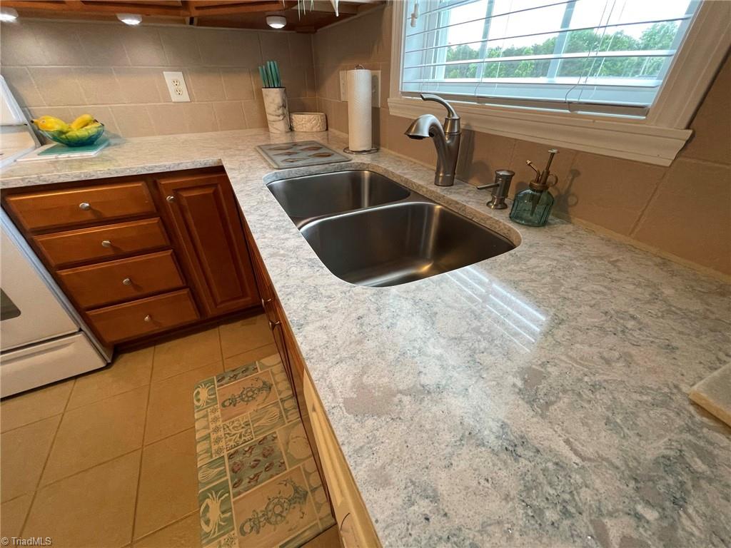 112 Brae Ridge Lane King, NC 27021 - Photo 9 of 23 Gallery Image 9