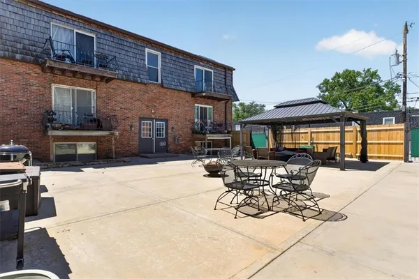 $90,000 | 4430 Jarboe Street, Unit 2, Kansas City, MO 64111