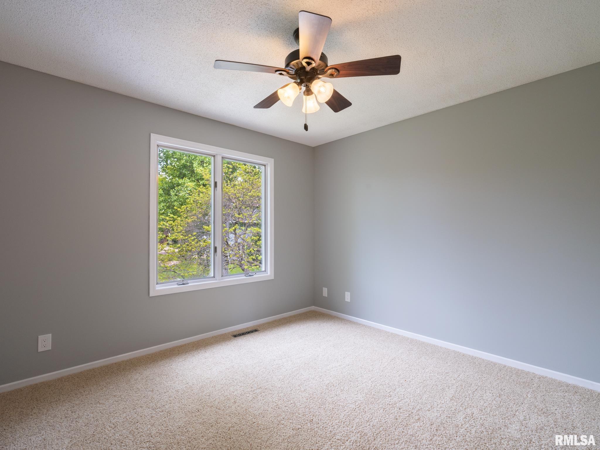 6607 North Camelot Road Peoria, IL 61615 - Photo 37 of 75