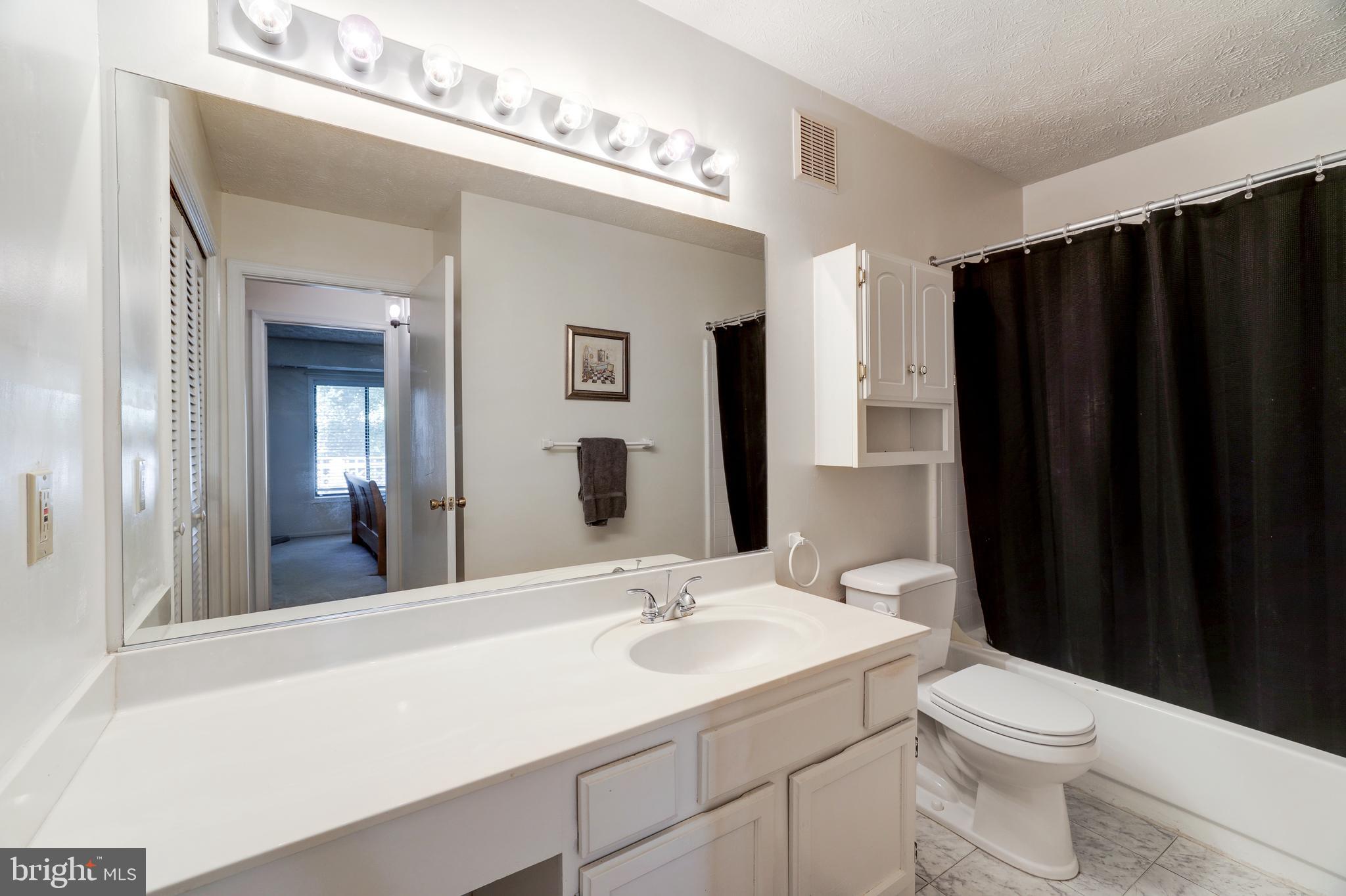 2213 Hunter's Run Drive, Unit 2213 Reston, VA 20191 - Photo 19 of 28 Gallery Image 19