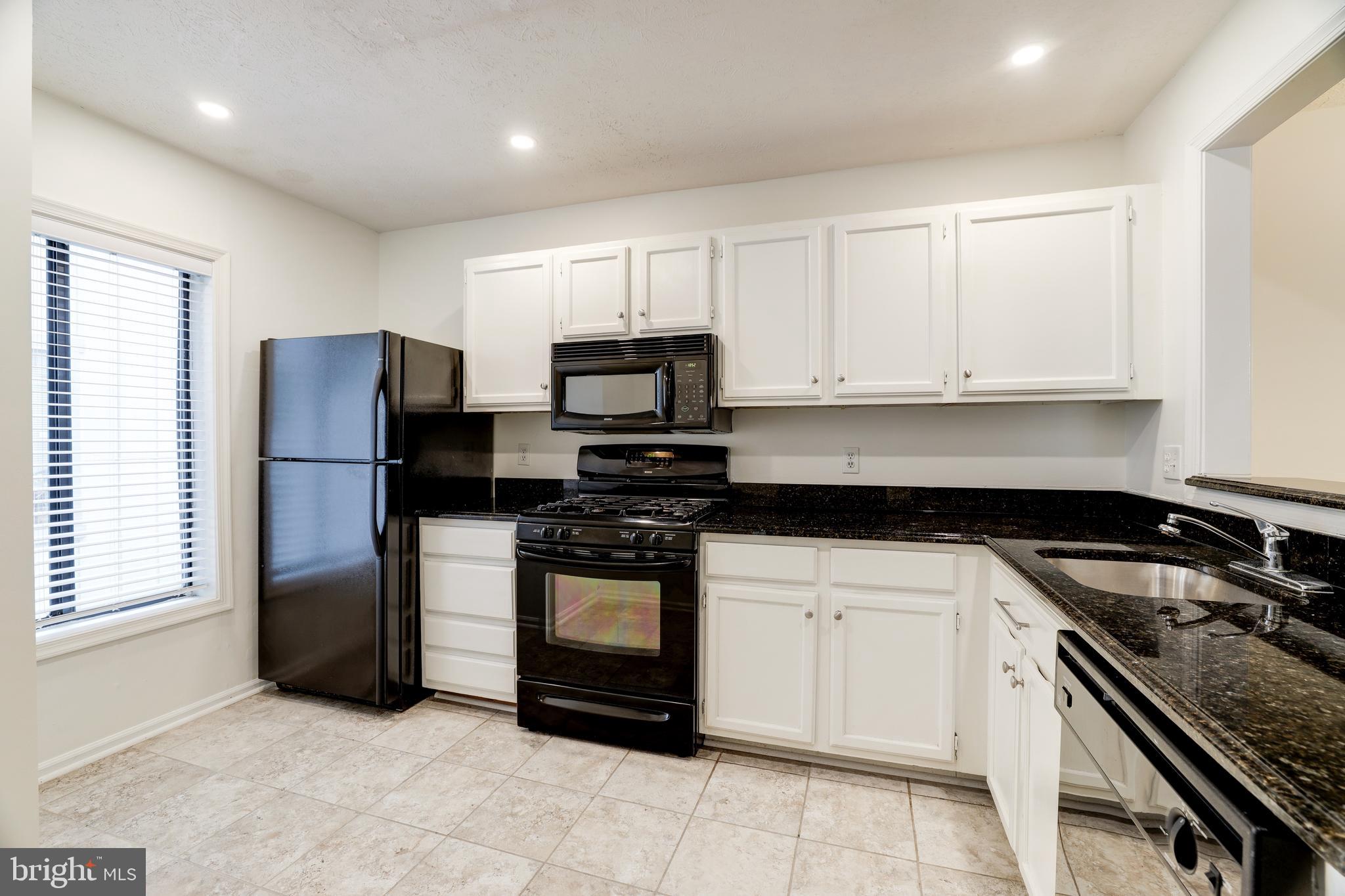 2213 Hunter's Run Drive, Unit 2213 Reston, VA 20191 - Photo 6 of 28 Gallery Image 6