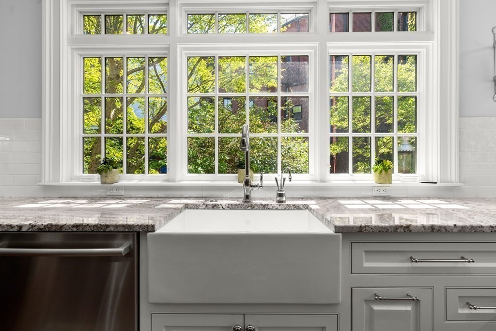 3 Mount Vernon Square, Unit 2 Boston, MA 02108 - Photo 5 of 20