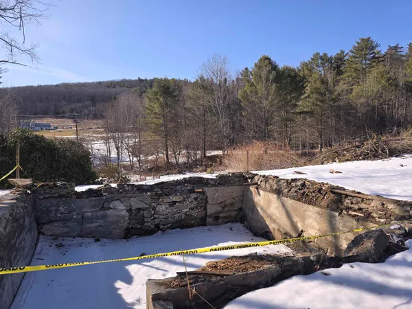 $67,000 | 342 East Green Mountain Road, Claremont, NH 03743