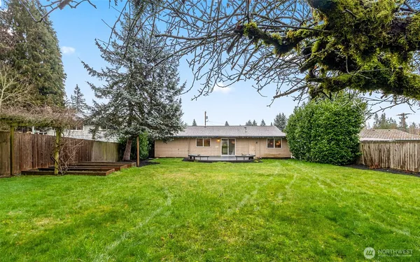 $750,000 | 17630 Larch Way, Lynnwood, WA 98037