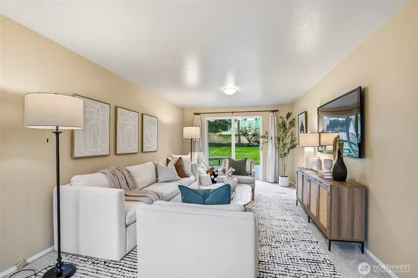 $750,000 | 17630 Larch Way, Lynnwood, WA 98037