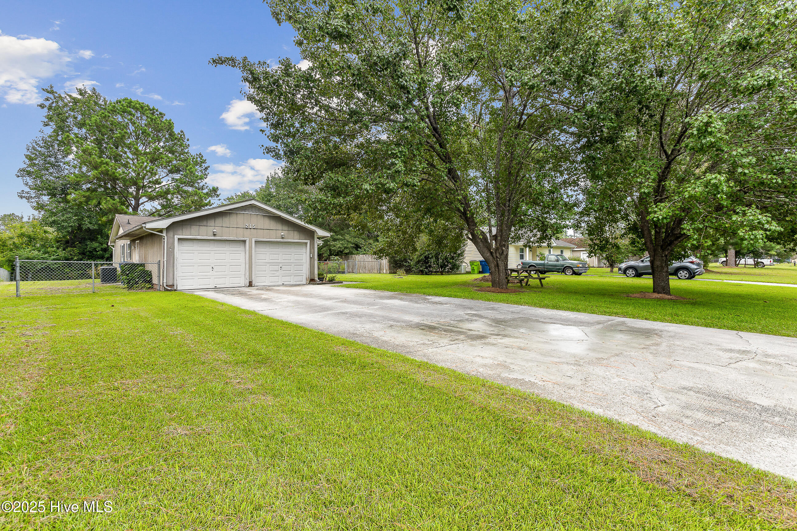 215 Poplar Road Havelock, NC 28532 - Photo 4 of 26 04