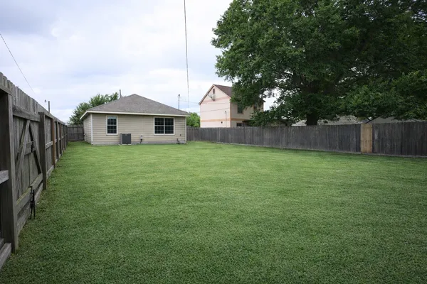 $1,800 | 250 7th Street, Hempstead, TX 77445