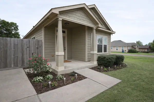 $1,800 | 250 7th Street, Hempstead, TX 77445