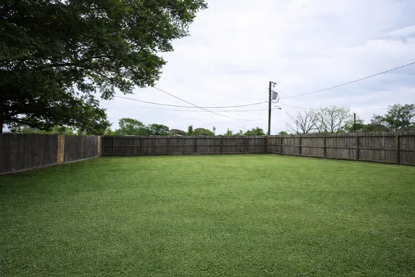 $1,800 | 250 7th Street, Hempstead, TX 77445