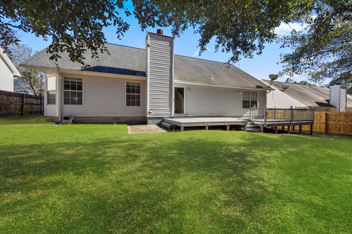 439 Northview Lane Crestview, FL 32536 - Photo 25 of 32 a front view of house with yard