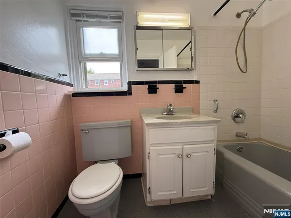 $225,000 | 12 Gainesborough Terrace, Unit 1B, River Edge, NJ 07661