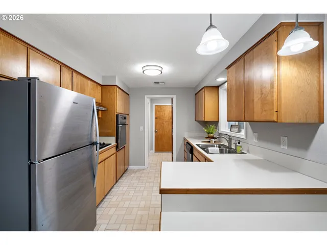 $479,500 | 2785 Alyndale Drive, Eugene, OR 97404