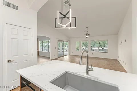 $450,000 | 2703 East Glen Canyon Road, Green Valley, AZ 85614