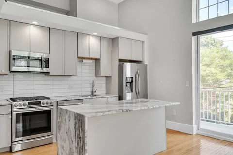 $585,000 | 204 Spencer Avenue, Unit 6, Chelsea, MA 02150