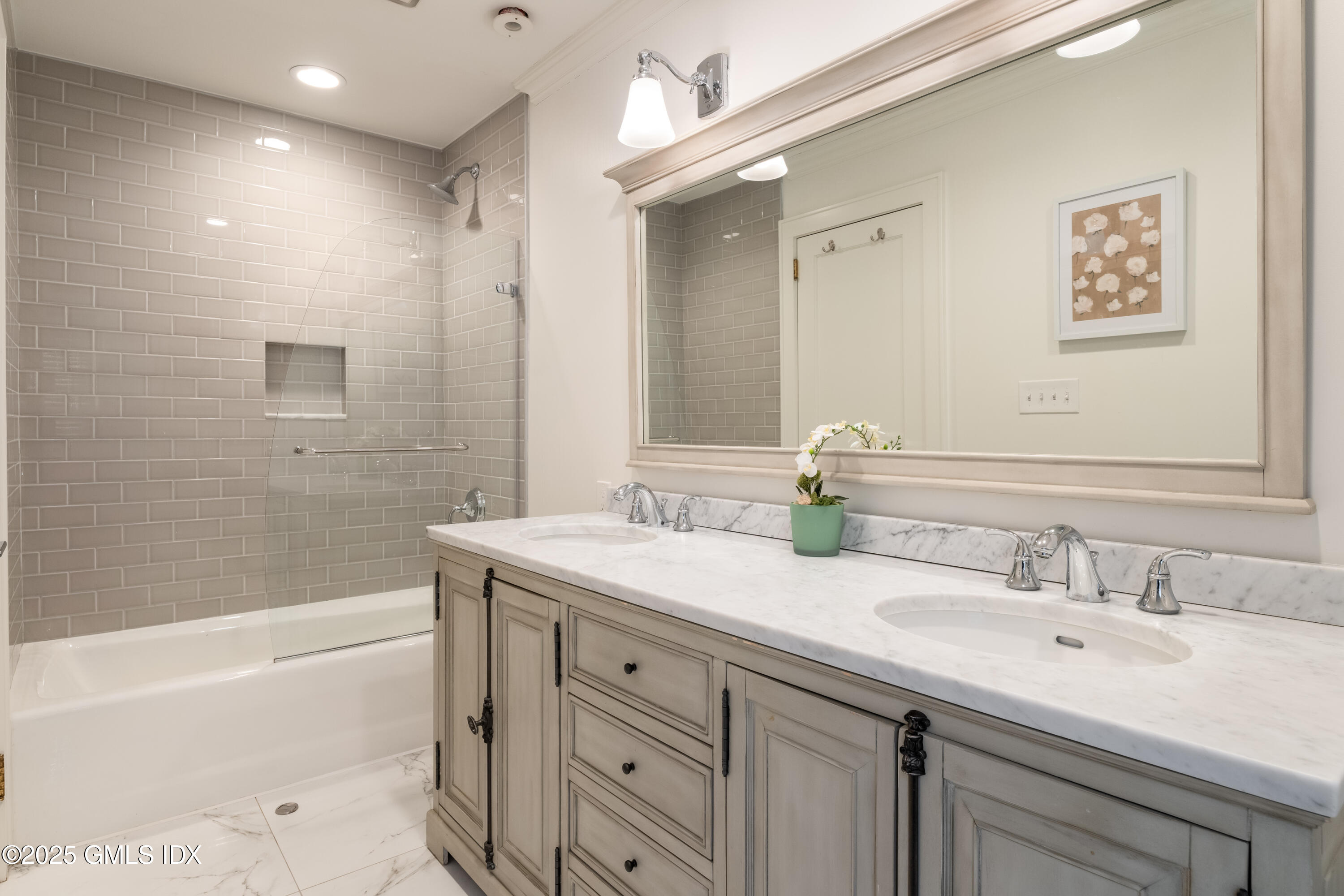 227 Riverside Avenue Riverside, CT 06878 - Photo 20 of 30 Bathroom