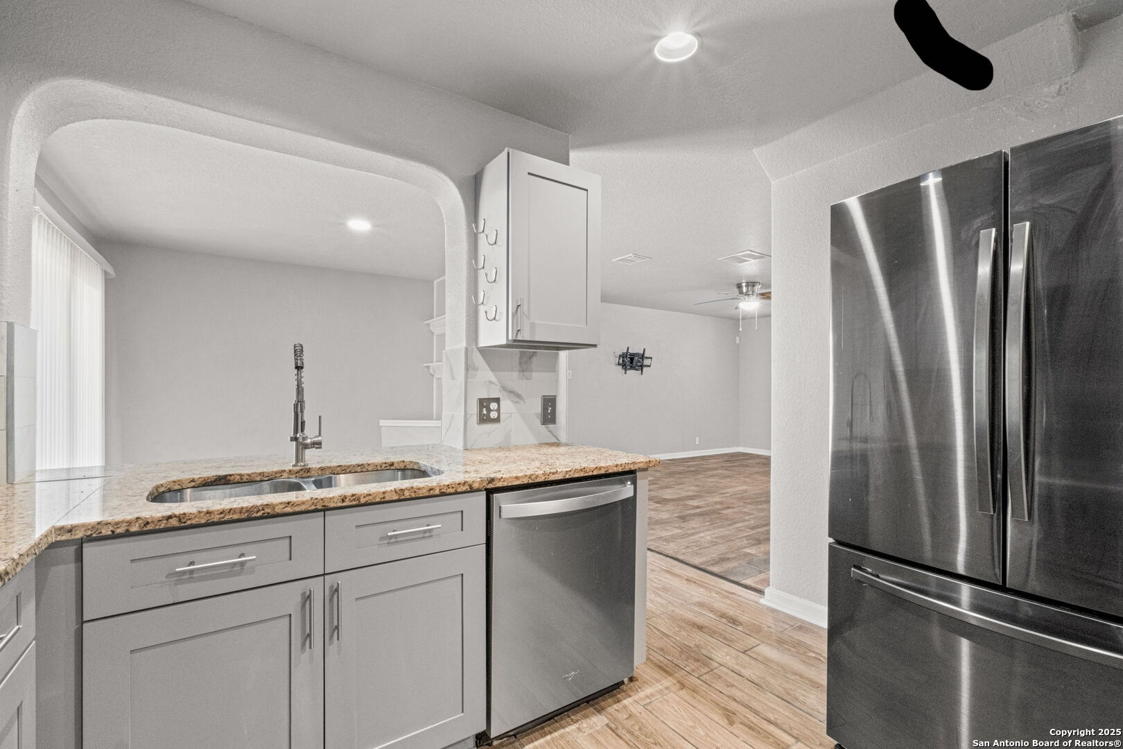 2326 Camberly Converse, TX 78109 - Photo 9 of 26