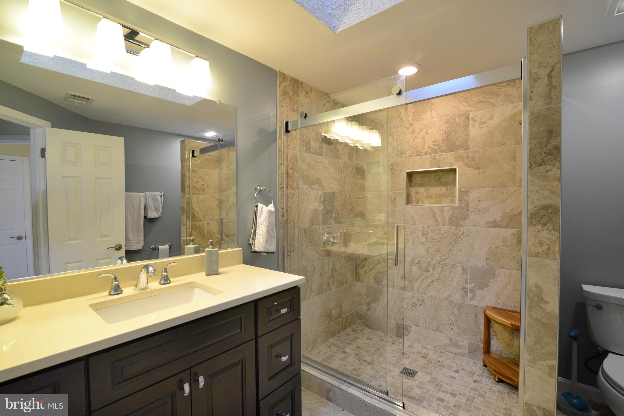 1518 Deer Point Way Reston, VA 20194 - Photo 14 of 27 Bath (Master)