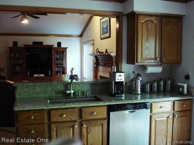 3610 Mildred Avenue Rochester, MI 48309 - Photo 5 of 6 DSC00450.jpg