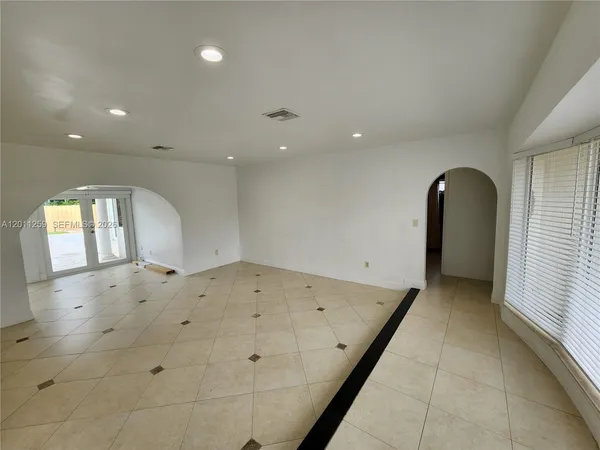 $5,200 | 4233 Jackson Street, Hollywood, FL 33021