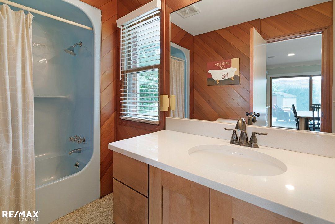 753 Charlesina Drive Rochester, MI 48306 - Photo 15 of 37 31356399-14.JPG