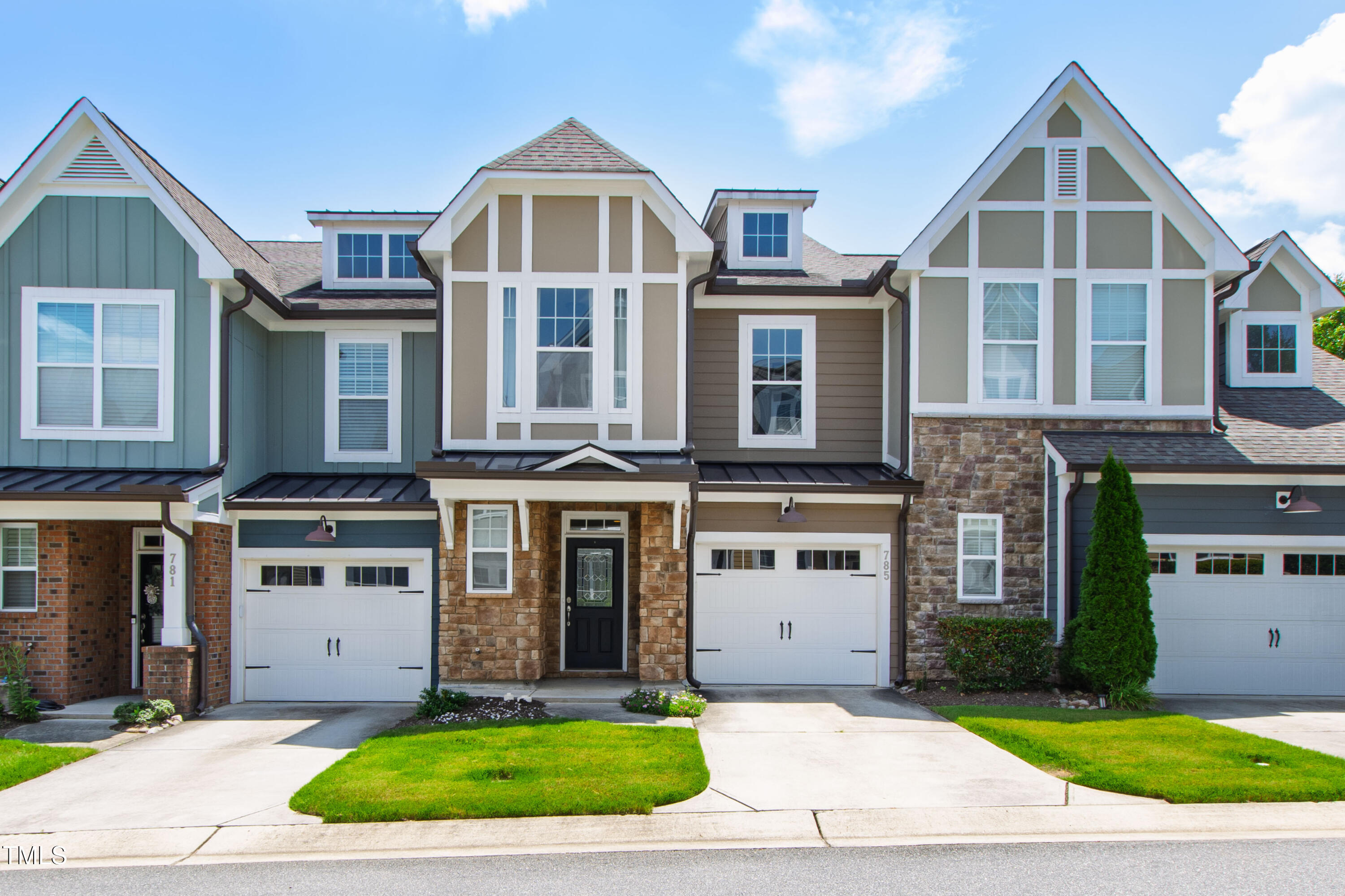 785 Fallon Grove Way Raleigh, NC 27608 - Photo 1 of 54 Fallon (56)