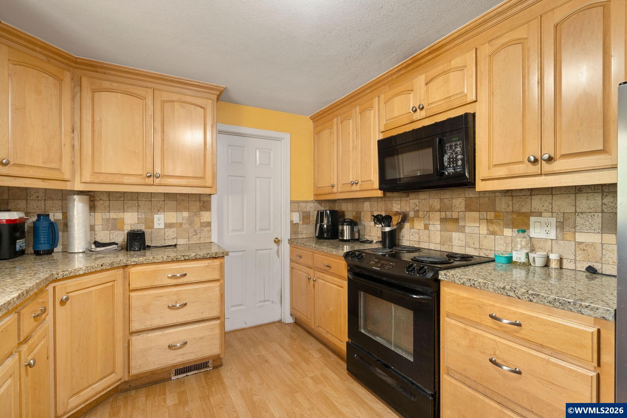 4952 Sunnyview Road Northeast Salem, OR 97305 - Photo 17 of 32