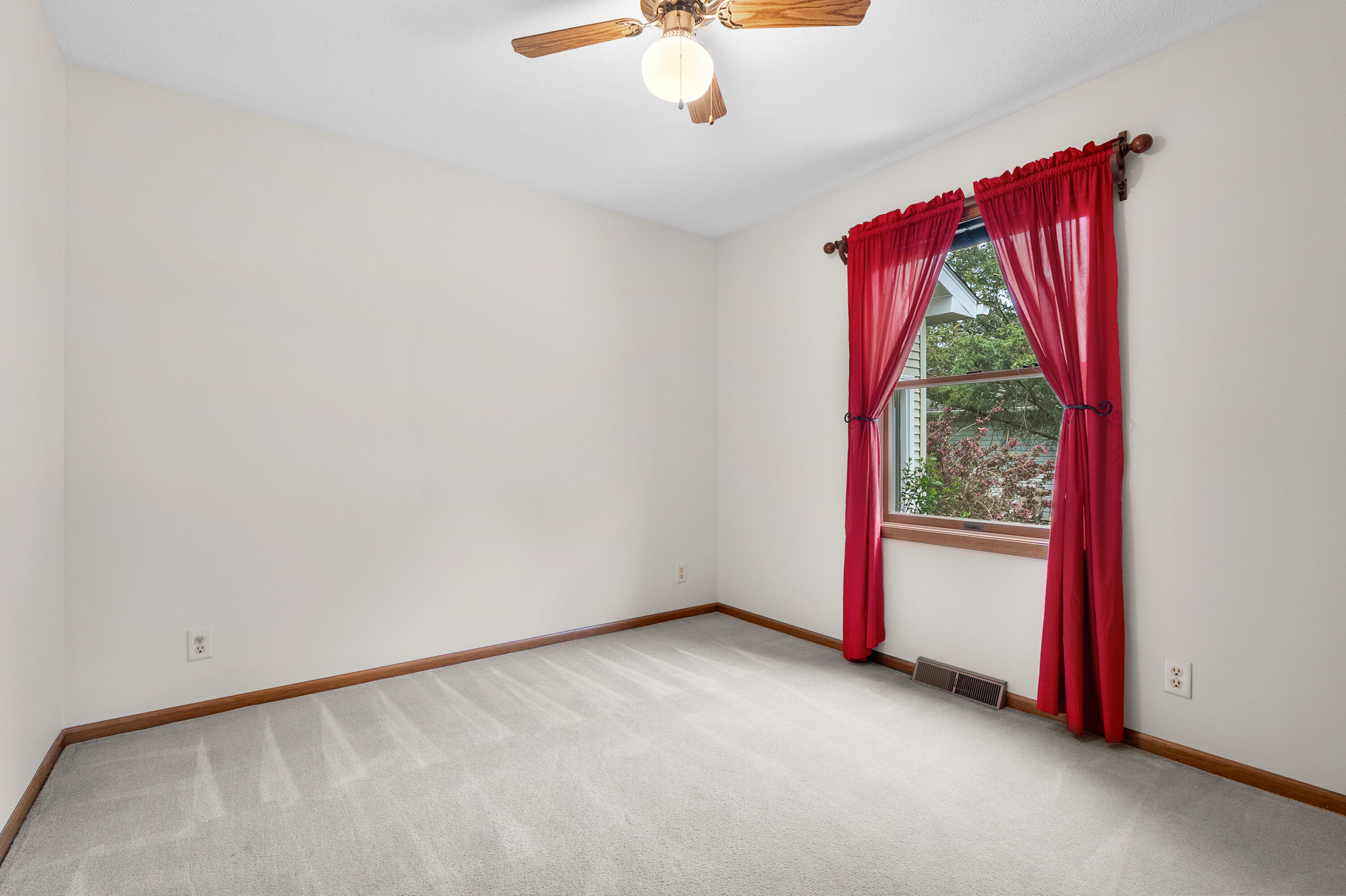52495 Pulver Road Three Rivers, MI 49093 - Photo 22 of 36 Main Level