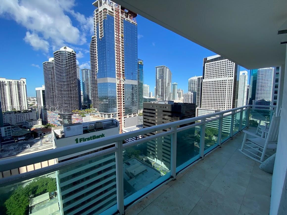 951 Brickell Avenue, Unit 2405 Miami, FL 33131 - Photo 34 of 38
